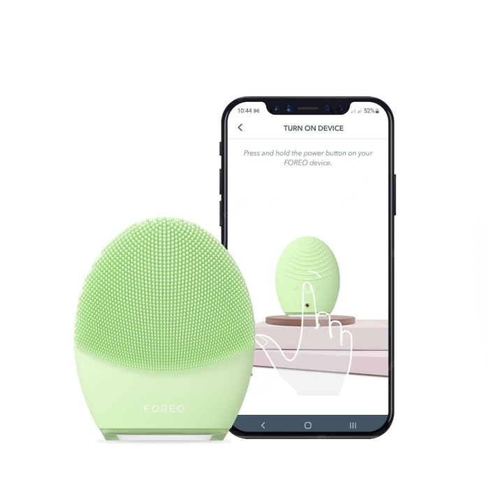 FOREO LUNA™ 4 - Electric Facial Cleansing Brush for Normal Skin Pistachio - Image 4